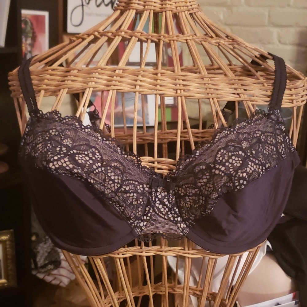 Black lace bra